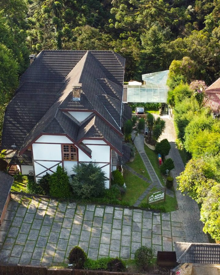 instagram.com/applehousepousada