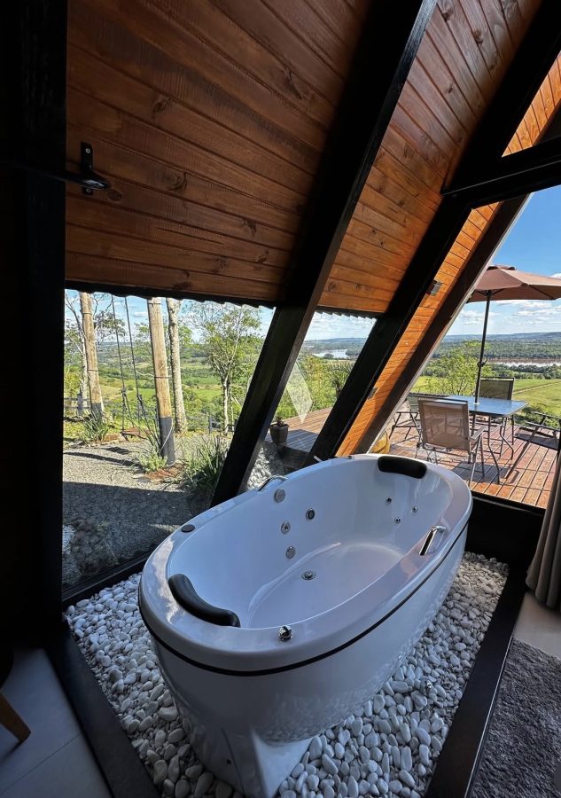 instagram.com/chalehorizontedovale