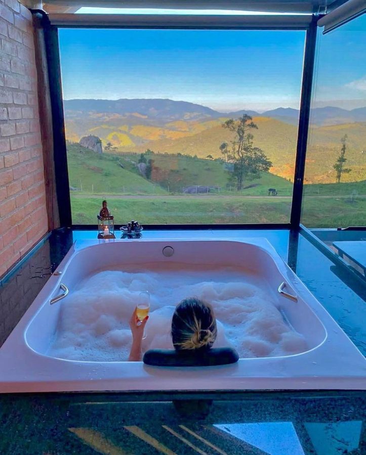 instagram.com/chalesmirantedosapucai