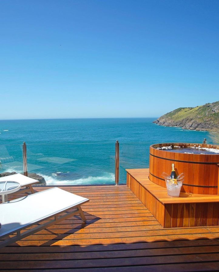 Cliffside Luxury Inn