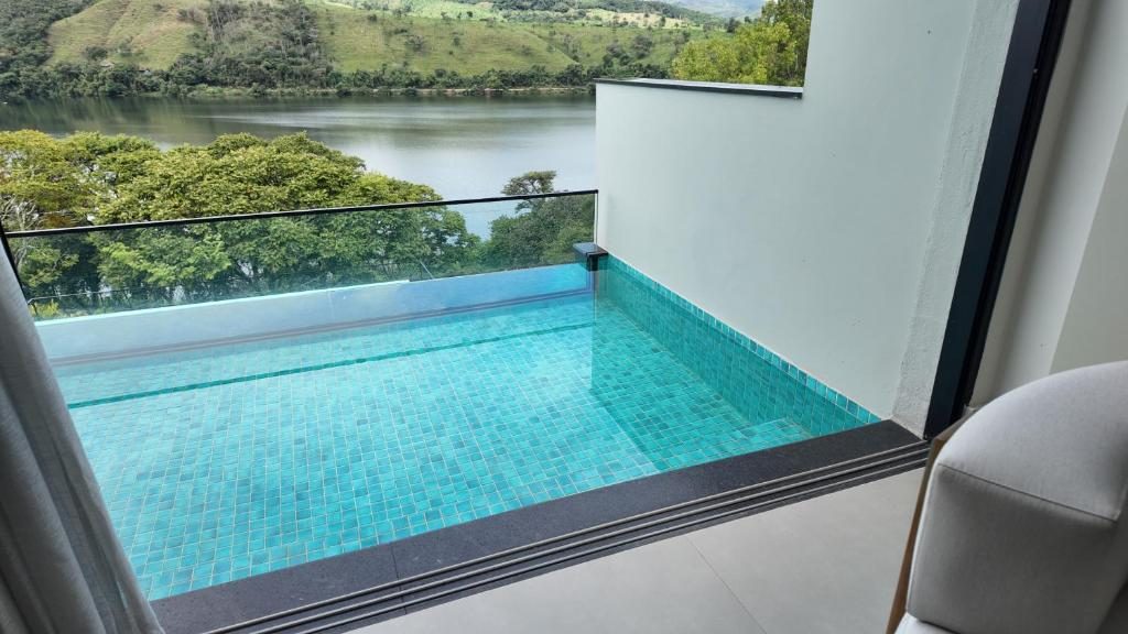 instagram.com/collegarehotel