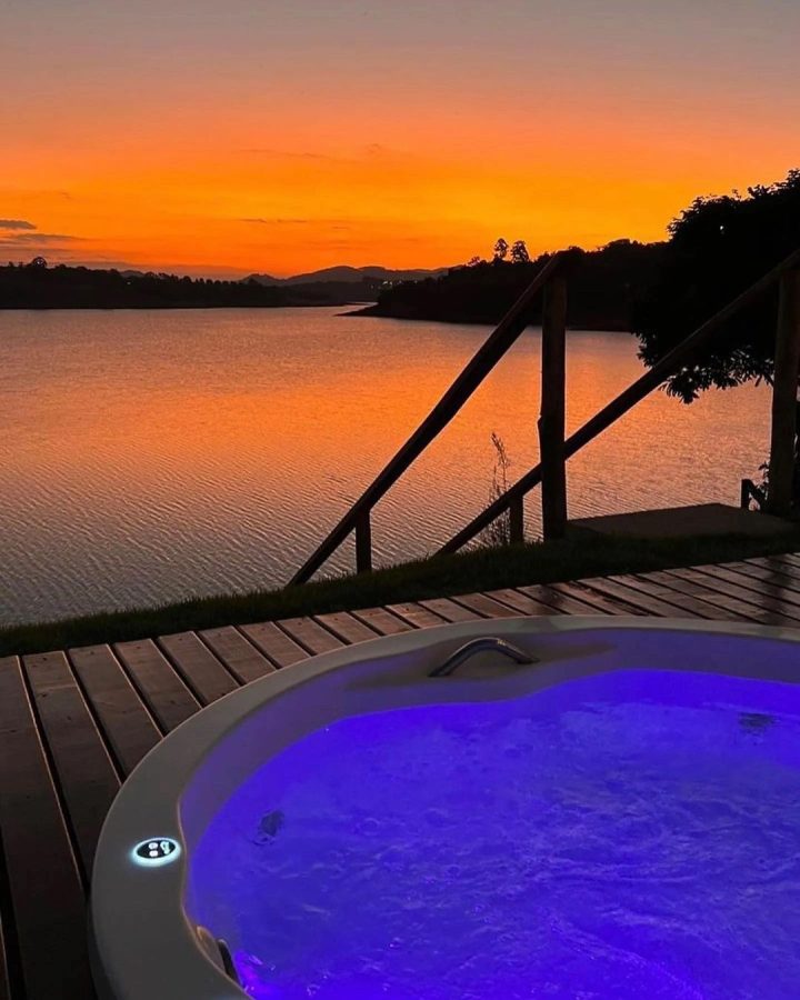 instagram.com/elysian_experience