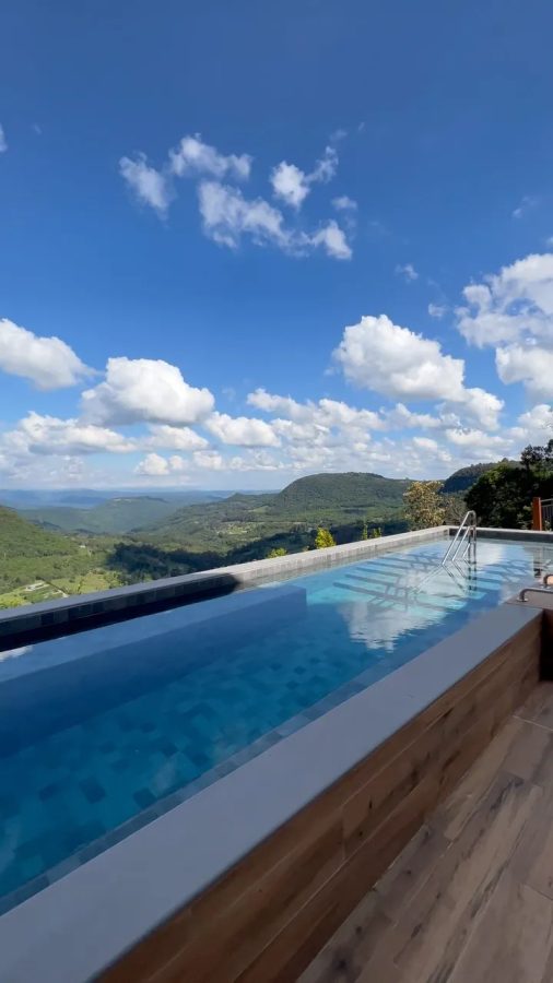 RUA CLÁUDIO CANDIAGO, 15 - JARDIM BELA VISTA, GRAMADO - RS, 95670-448