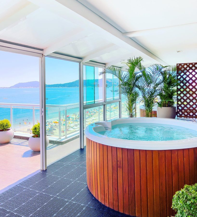 instagram.com/palacepraiahotel