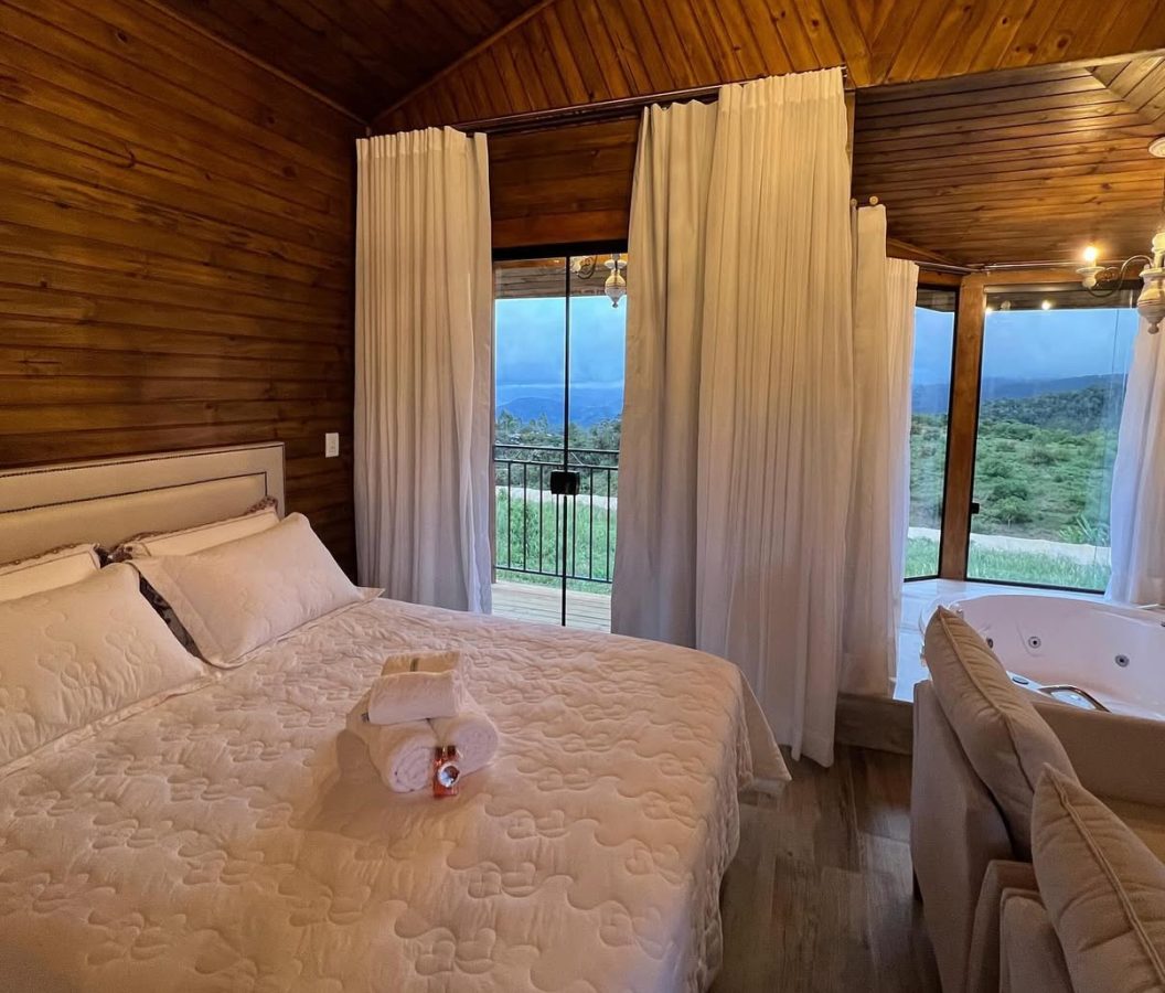 instagram.com/pousadaaltocolina