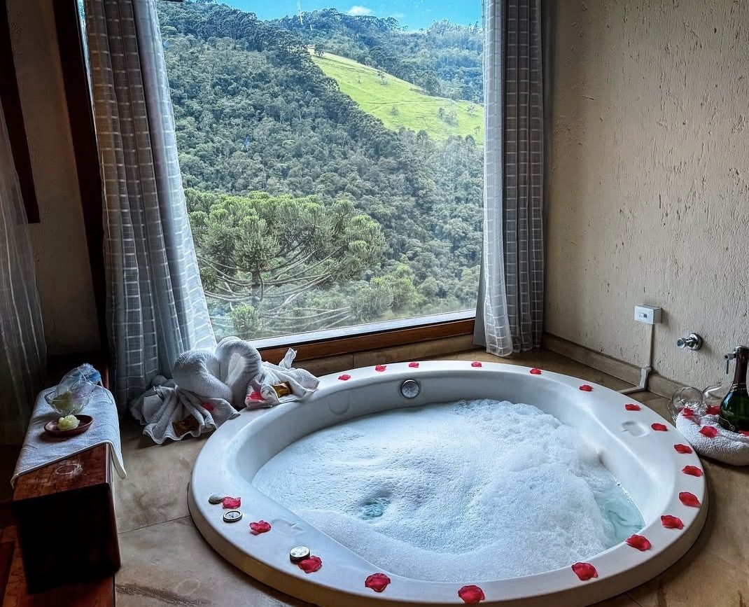 instagram.com/pousadaespelhodagua