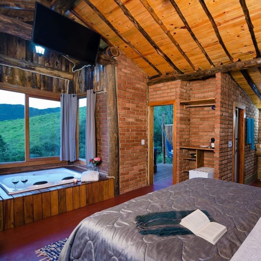 instagram.com/pousadaluademinas