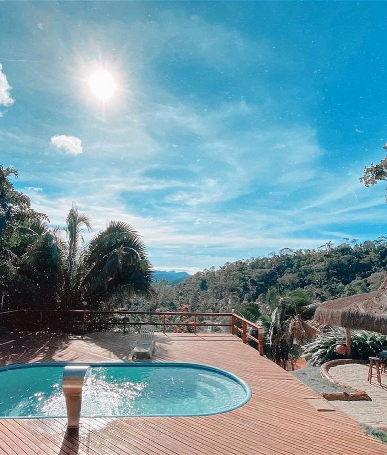 Atrás do Restaurante Sombra da Serra antigo vista linda