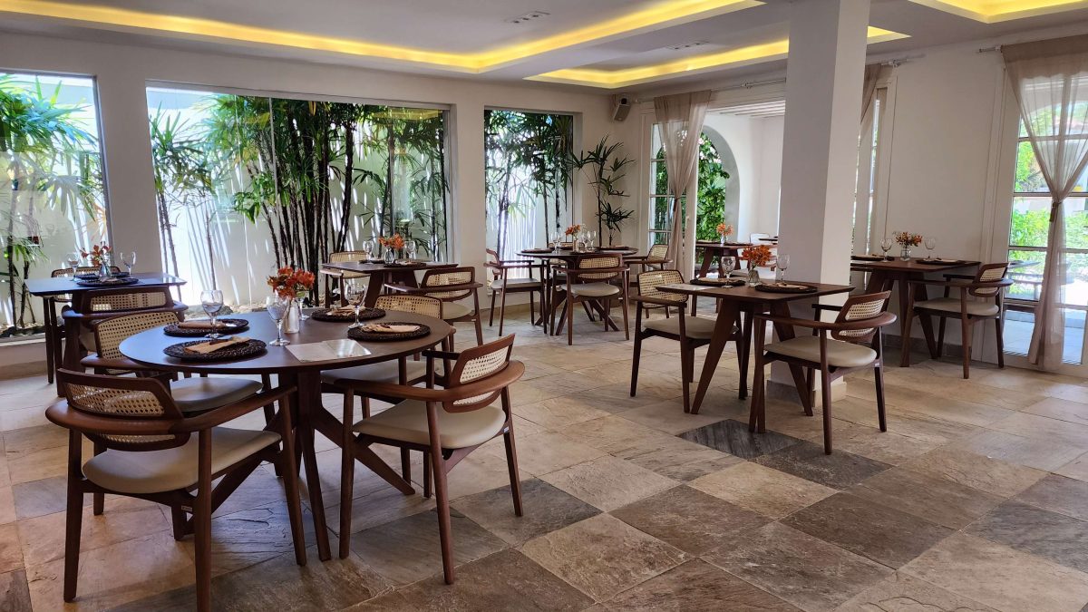 Rua Beatriz Rosa Sanchez Larragoiti Lucas, nº 4, 5 e 6 - Ferradura – Armação dos Búzios – RJ/Brasil – CEP: 28951-147