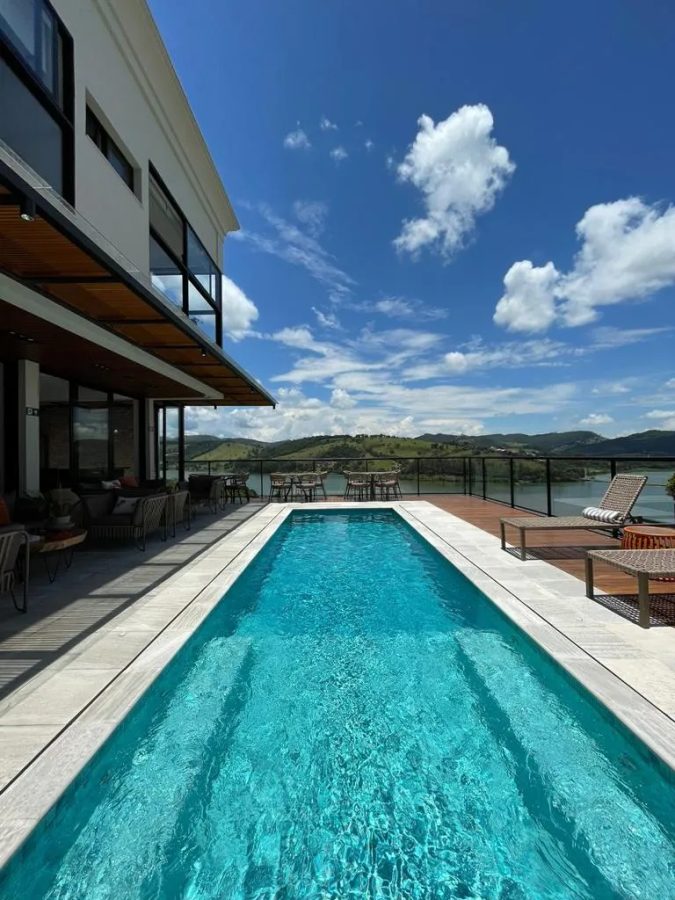 linktr.ee/vistadolagohotel